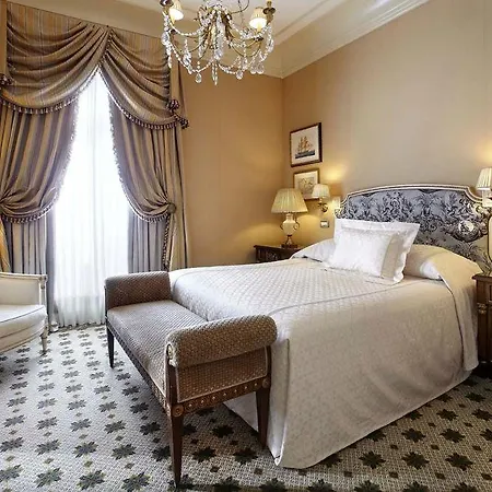 Grande Bretagne, A Luxury Collection Hotel, Szálloda 5*