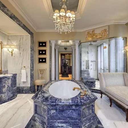 Grande Bretagne, A Luxury Collection Hotel, Hotell 5*