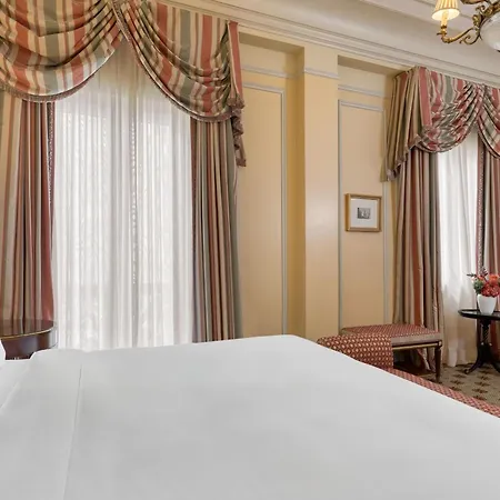 Grande Bretagne, A Luxury Collection Hotel, Hotell